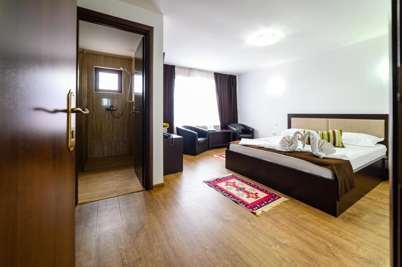 Green Delta Hotel Murighiol Ngoại thất bức ảnh
